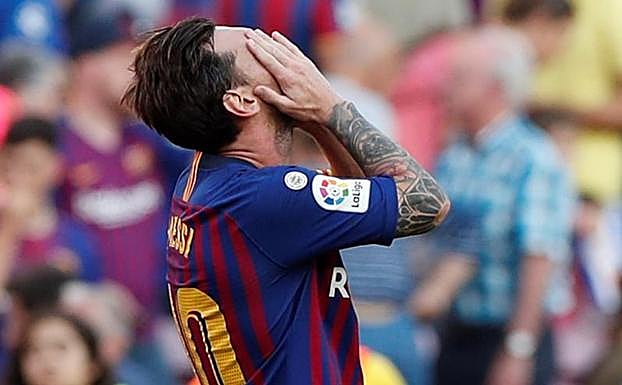 Messi se lamenta tras una acción. 