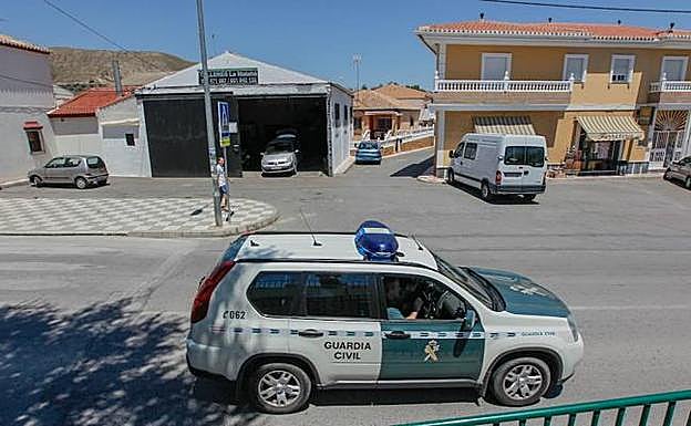 Imagen de archivo de una intervención de la Guardia Civil en La Malahá.