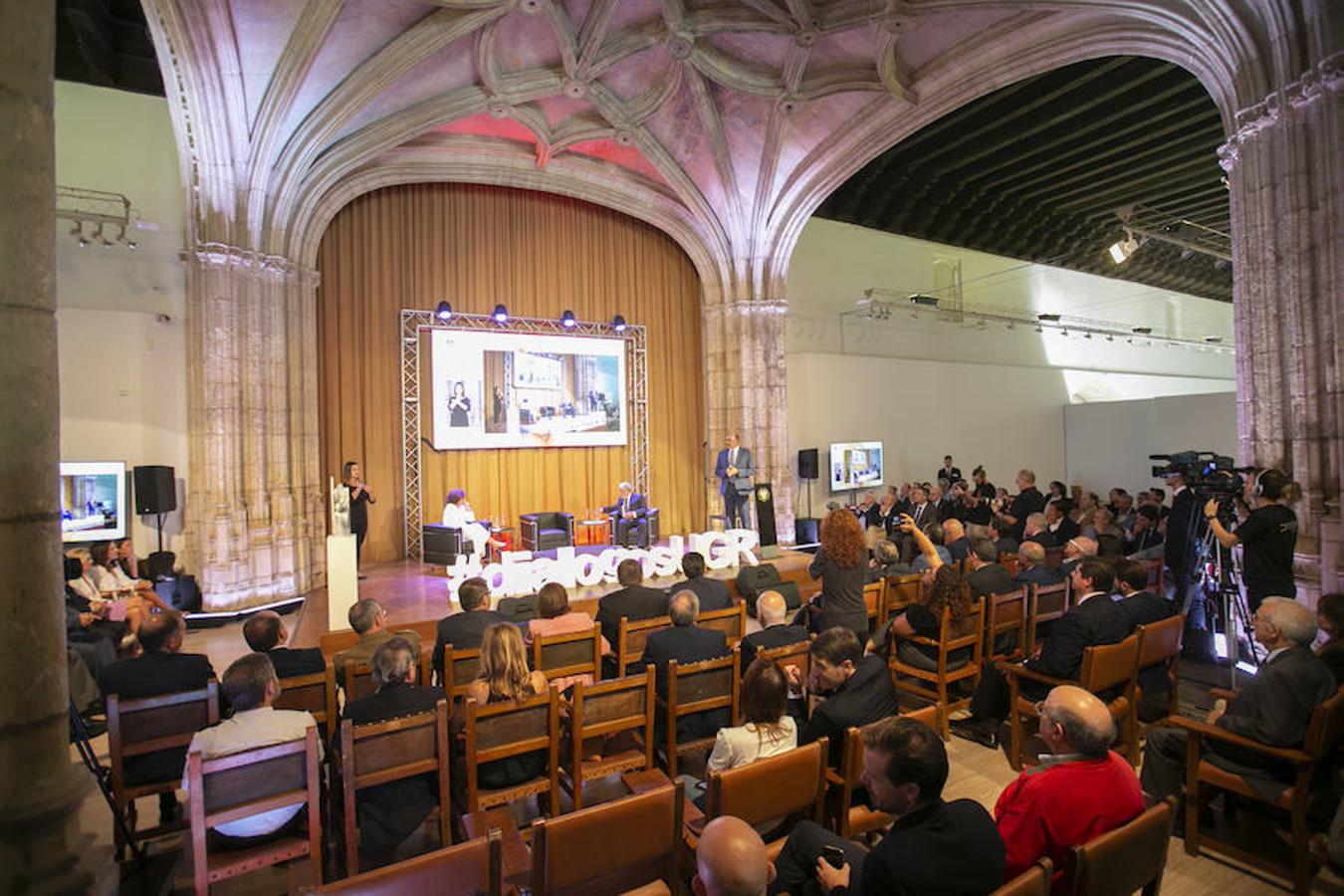 Emilio Gayo se ha declarado «impresionado» y «orgulloso» por la labor de la UGR 