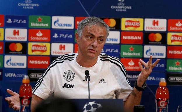 José Mourinho en la rueda de prensa previa al choque de Champions ante el Valencia