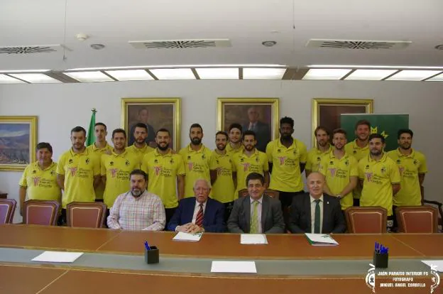 El Jaén Paraíso Interior FS firmó la renovación del patrocinio de Caja Rural por una temporada más.