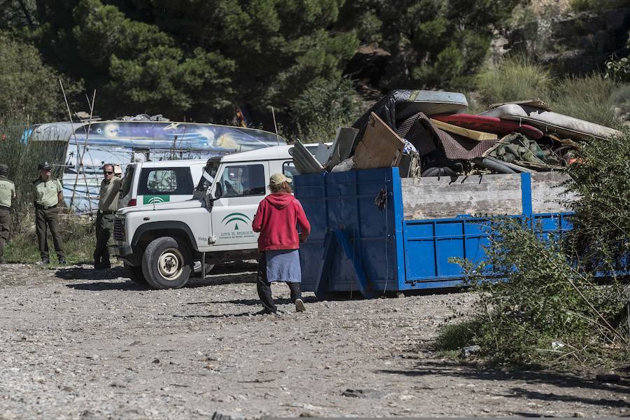 La Policía Local de Órgiva retira con grúa más de veinte vehículos con un preaviso de 24 horas