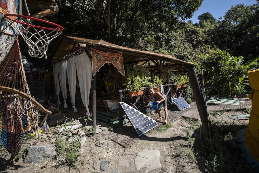 La Policía Local de Órgiva retira con grúa más de veinte vehículos con un preaviso de 24 horas