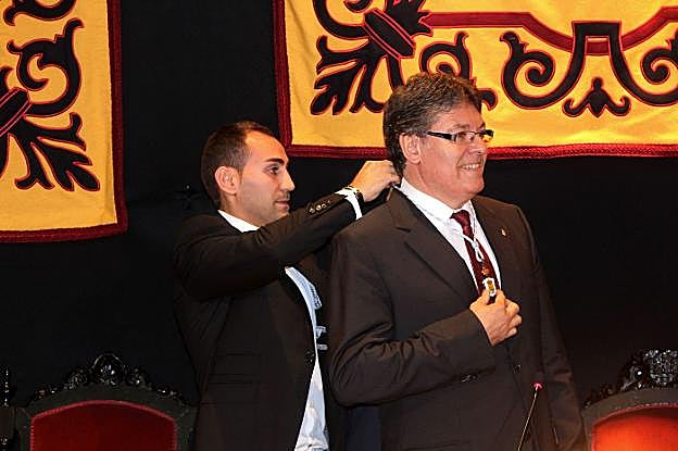 Rogelio Mena tras las elecciones del 24 de mayo de 2015.