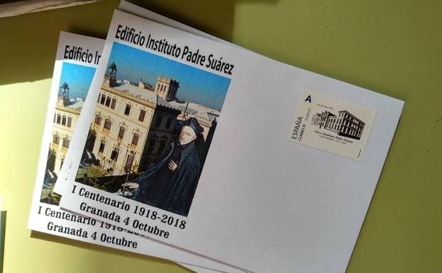 El Padre Suárez edita un sello por su centenario y reivindica el correo postal