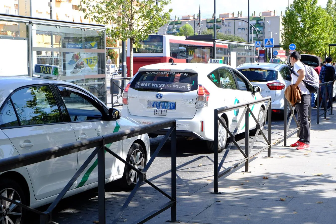 El cambio responde a una Orden Ministerial publicada en el Boletín Oficial del Estado el pasado 1 de agosto. Se trata de una nueva medida que permita distinguir a los vehículos oficiales para combatir a los taxis piratas.