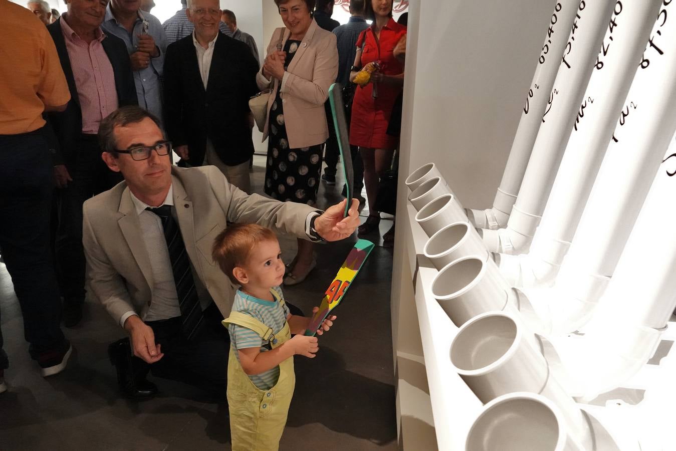 La muestra, inaugurada ayer, supone un acercamiento a la música en su conjunto, desde la raíz del sonido hasta las diversas formas en las que el ser humano lo ha desarrollado y la trama de sensaciones que provoca en él cuando alcanza el oído