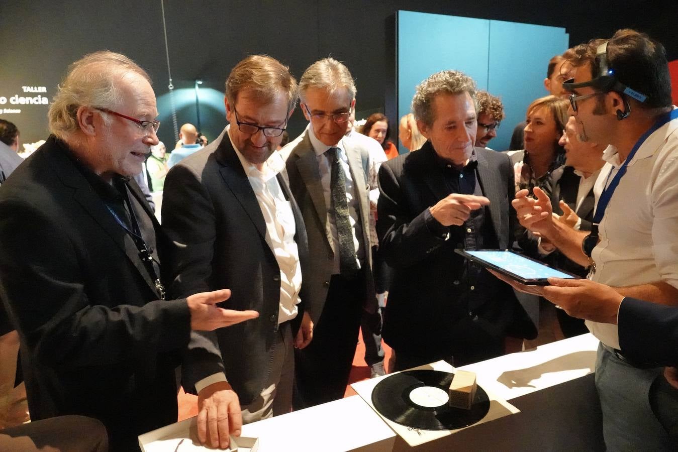 La muestra, inaugurada ayer, supone un acercamiento a la música en su conjunto, desde la raíz del sonido hasta las diversas formas en las que el ser humano lo ha desarrollado y la trama de sensaciones que provoca en él cuando alcanza el oído