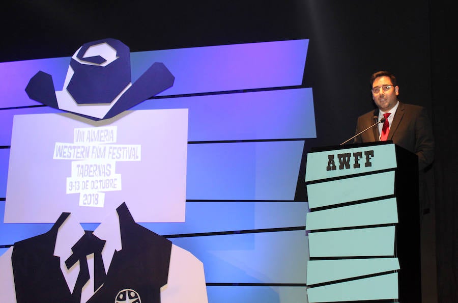 Durante la gala el actor italiano Sal Borgese recibió con gran emoción el premio 'Tabernas de Cine'