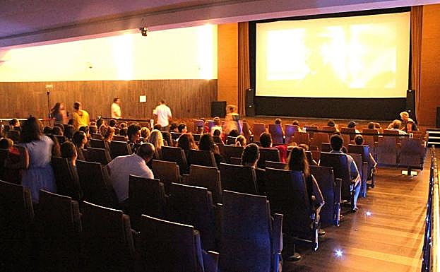 Una de las proyecciones de cine en el centro de desarrollo turístico de Motril. 
