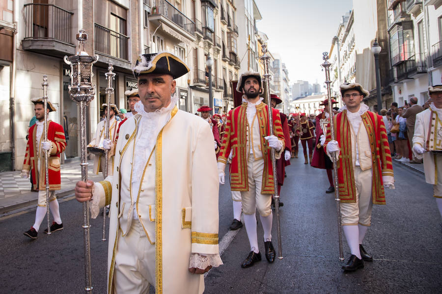 Ambiente de fiesta en las calles de la capital 