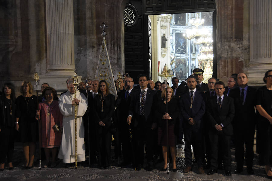 Lleno de público el recorrido de la procesión que ha discurrido por Ancha de Santo Domingo hasta desembocar en calle Jesús y María y San Matías