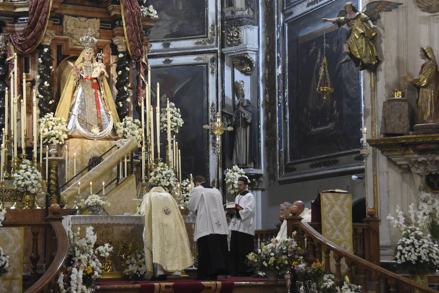 Lleno de público el recorrido de la procesión que ha discurrido por Ancha de Santo Domingo hasta desembocar en calle Jesús y María y San Matías