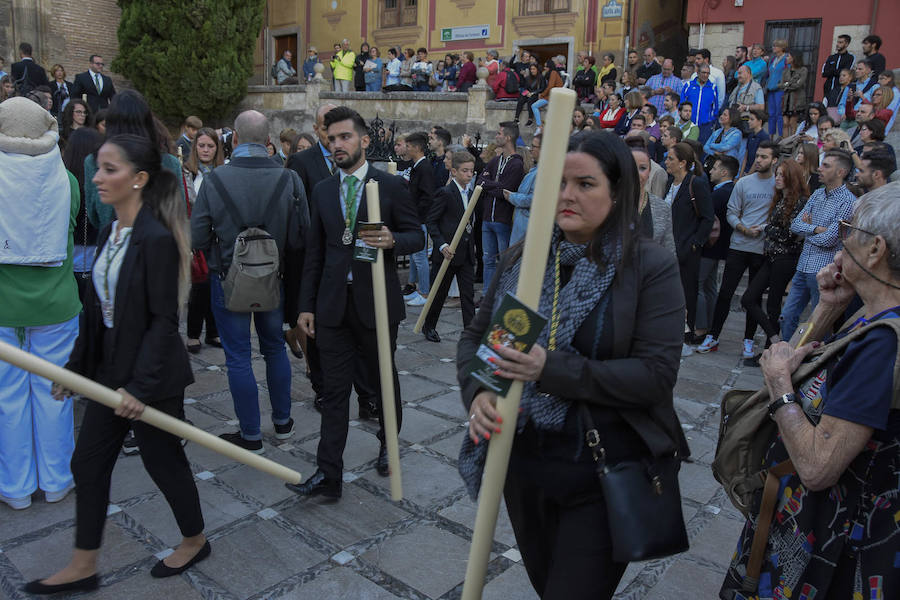 Faltaban escasos minutos para las tres de la tarde cuando la dolorosa que hace trescientos años tallara Risueño llegaba al altar donde será coronada canónicamente la mañana de este sábado 13 de octubre