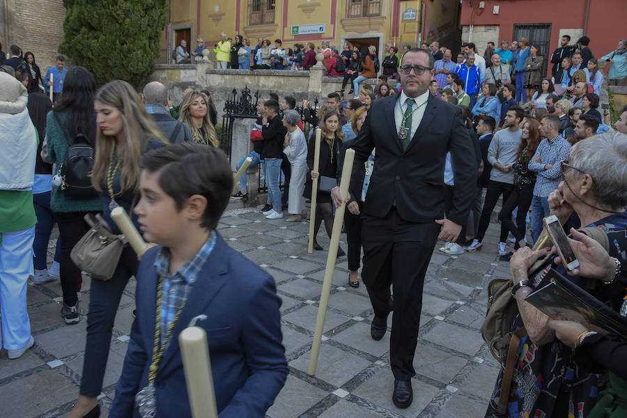 Faltaban escasos minutos para las tres de la tarde cuando la dolorosa que hace trescientos años tallara Risueño llegaba al altar donde será coronada canónicamente la mañana de este sábado 13 de octubre