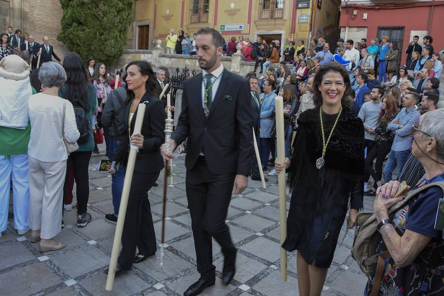 Faltaban escasos minutos para las tres de la tarde cuando la dolorosa que hace trescientos años tallara Risueño llegaba al altar donde será coronada canónicamente la mañana de este sábado 13 de octubre