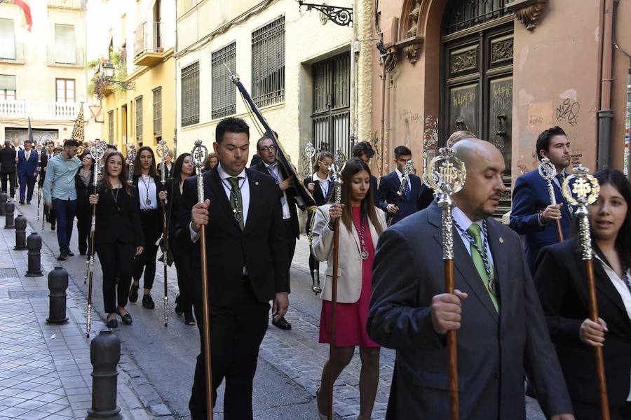 Faltaban escasos minutos para las tres de la tarde cuando la dolorosa que hace trescientos años tallara Risueño llegaba al altar donde será coronada canónicamente la mañana de este sábado 13 de octubre