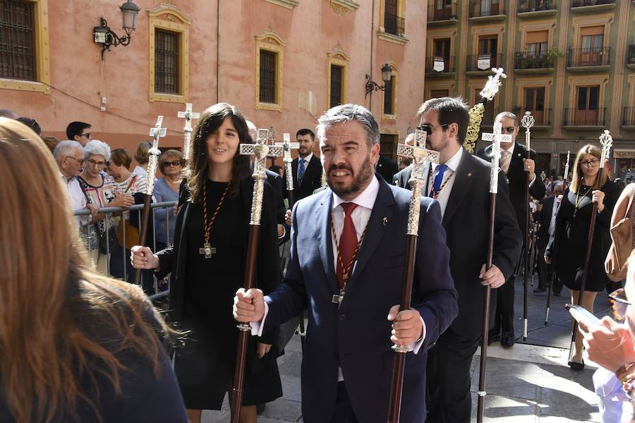 Faltaban escasos minutos para las tres de la tarde cuando la dolorosa que hace trescientos años tallara Risueño llegaba al altar donde será coronada canónicamente la mañana de este sábado 13 de octubre