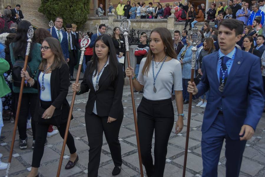 Faltaban escasos minutos para las tres de la tarde cuando la dolorosa que hace trescientos años tallara Risueño llegaba al altar donde será coronada canónicamente la mañana de este sábado 13 de octubre