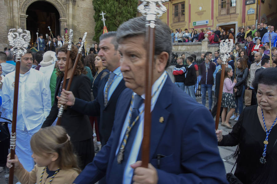 Faltaban escasos minutos para las tres de la tarde cuando la dolorosa que hace trescientos años tallara Risueño llegaba al altar donde será coronada canónicamente la mañana de este sábado 13 de octubre