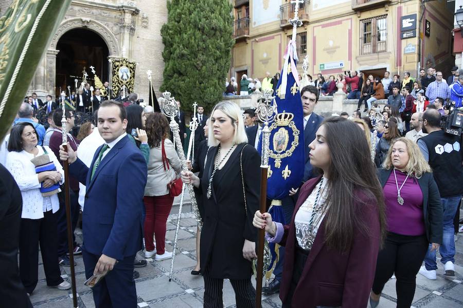 Faltaban escasos minutos para las tres de la tarde cuando la dolorosa que hace trescientos años tallara Risueño llegaba al altar donde será coronada canónicamente la mañana de este sábado 13 de octubre