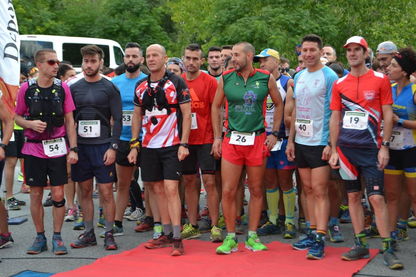 En torno a 120 personas, entre corredores de la trail, minitrail y ruta senderista participaron en la mañana del domingo en esta prueba que estuvo marcada por la intensa lluvia