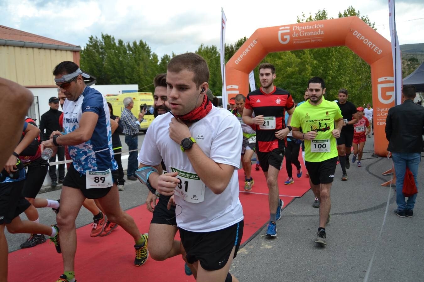 En torno a 120 personas, entre corredores de la trail, minitrail y ruta senderista participaron en la mañana del domingo en esta prueba que estuvo marcada por la intensa lluvia