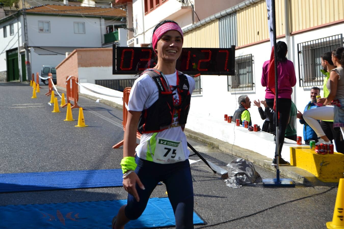 En torno a 120 personas, entre corredores de la trail, minitrail y ruta senderista participaron en la mañana del domingo en esta prueba que estuvo marcada por la intensa lluvia