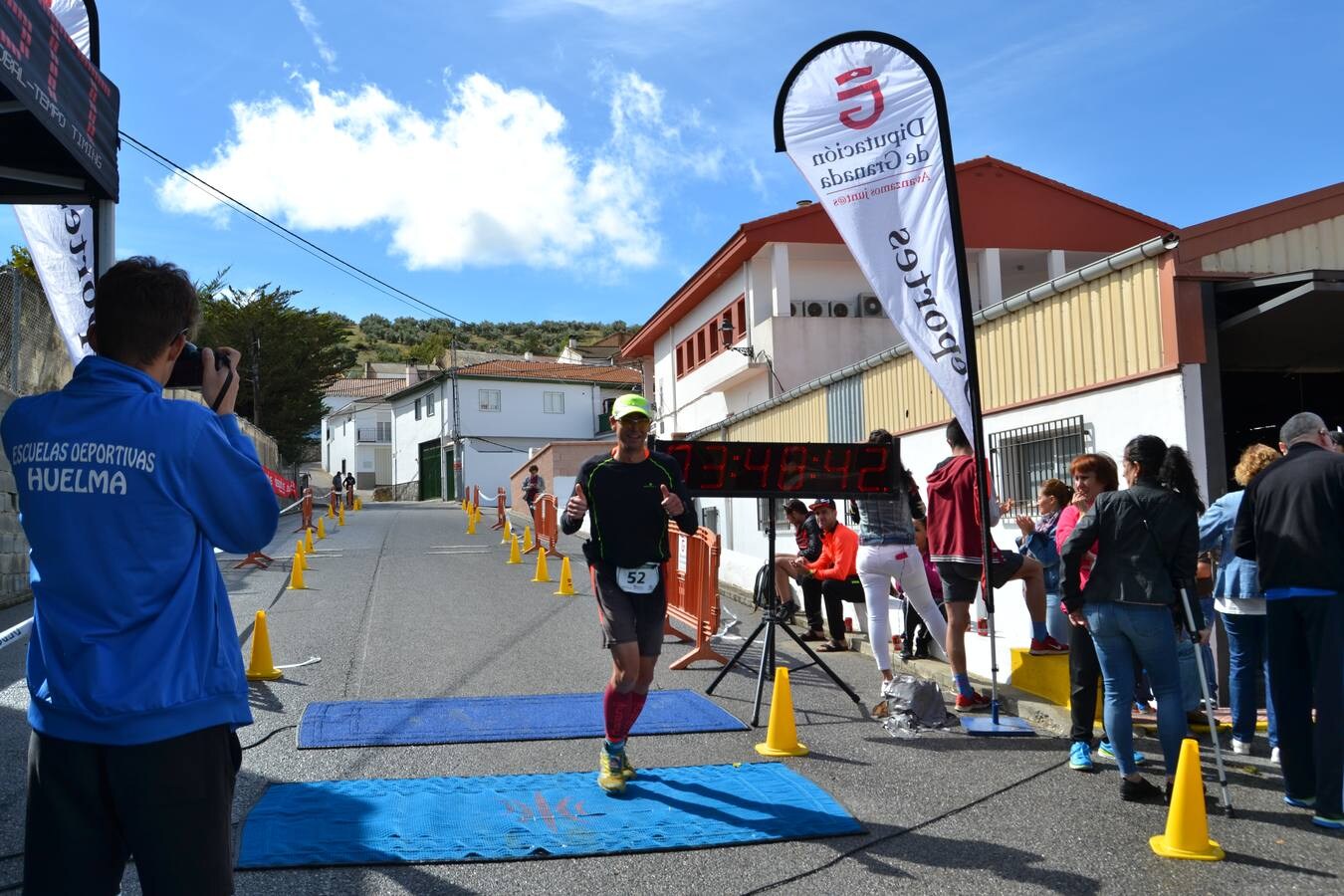 En torno a 120 personas, entre corredores de la trail, minitrail y ruta senderista participaron en la mañana del domingo en esta prueba que estuvo marcada por la intensa lluvia