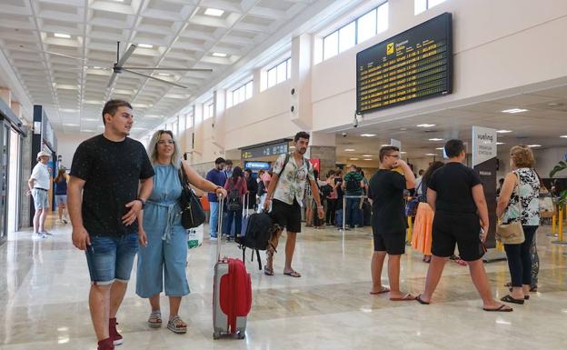 El aeropuerto de Granada sumará tres salas de preembarque para ordenar a los pasajeros