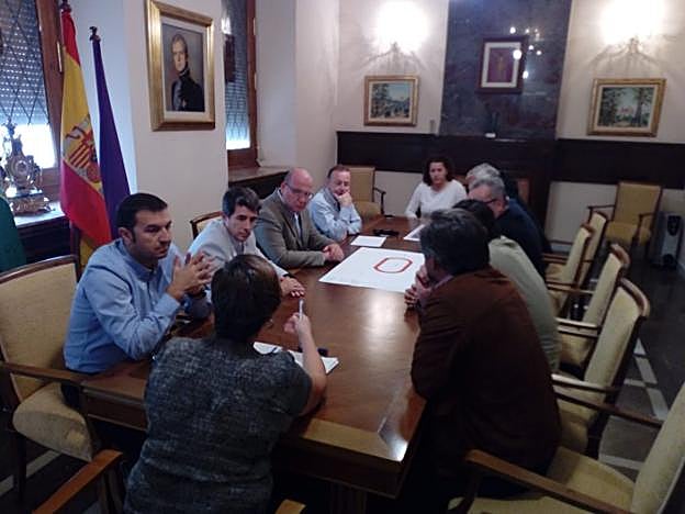 Reunión en el Ayuntamiento de Jaén. 