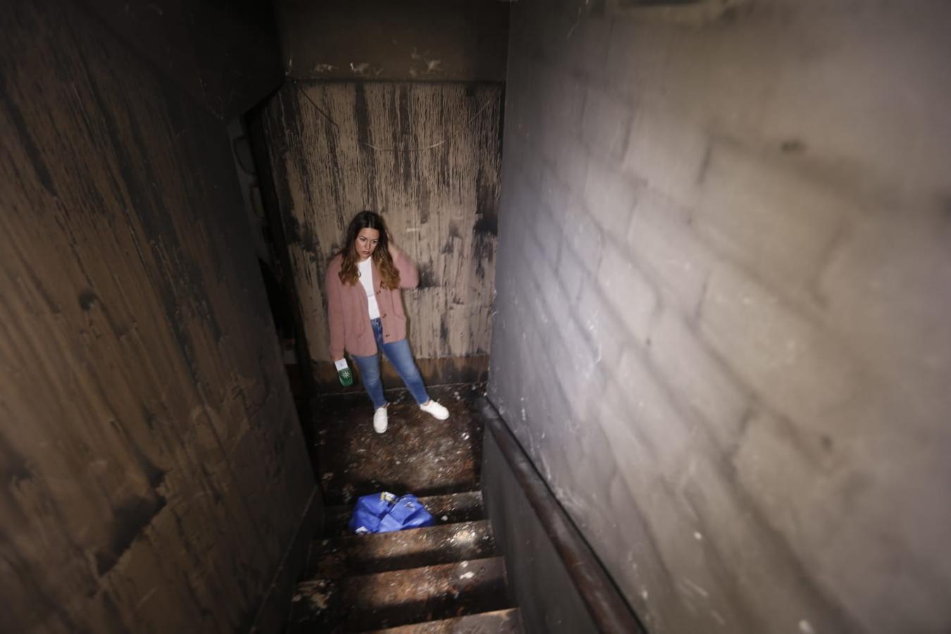 Fotos en el lugar donde se produjo el fuego que se generó en el número 2 de esta céntrica calle de la capital