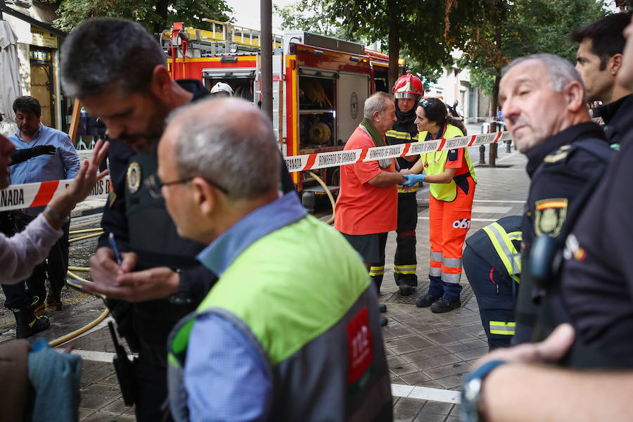 Efectivos del cuerpo de bomberos y de la Policía Local se han trasladado hasta el lugar de los hechos