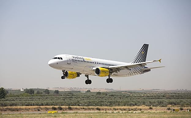 Vueling refuerza Granada con un 39,3% más de plazas para la temporada de invierno