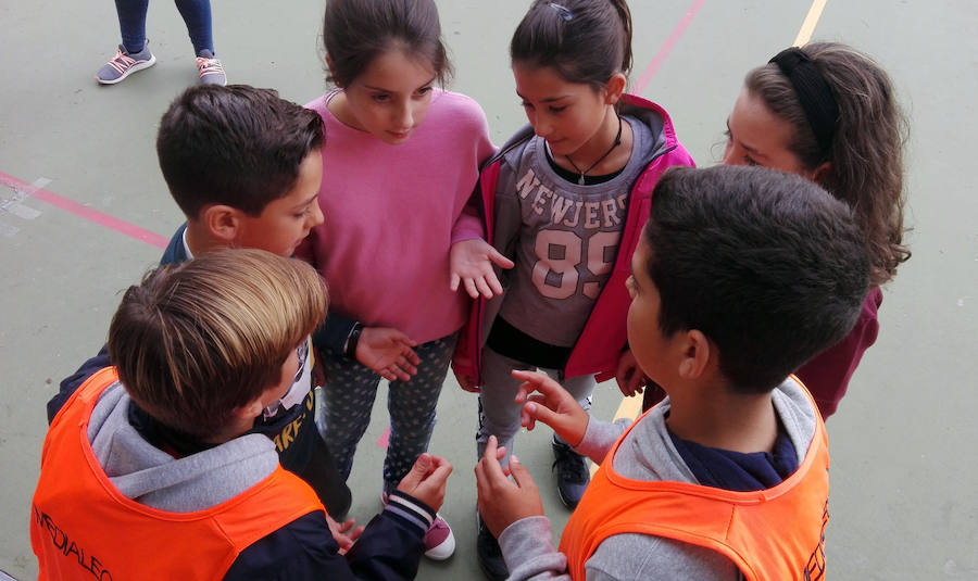 Durante los últimos tres cursos, el centro de educación Infantil y Primaria La Cruz ha convertido a los alumnos en mediadores