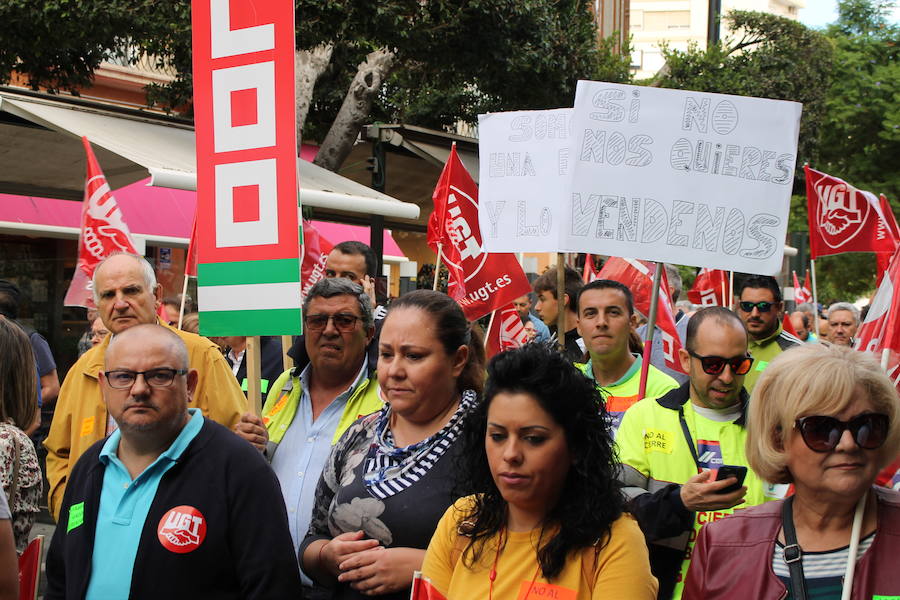 «¡Cemex no se cierra, antes a la guerra!»