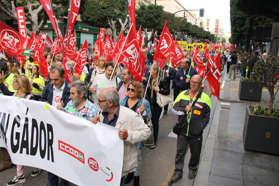 «¡Cemex no se cierra, antes a la guerra!»