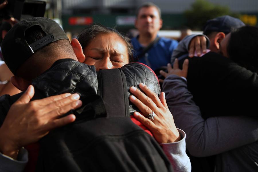 Unos 300 migrantes salvadoreños han salido este domingo de su país hacia la frontera con Guatemala con el objetivo final de llegar a EE UU. Buscan emular la caravana de hondureños que salió el 13 de octubre de San Pedro Sula.