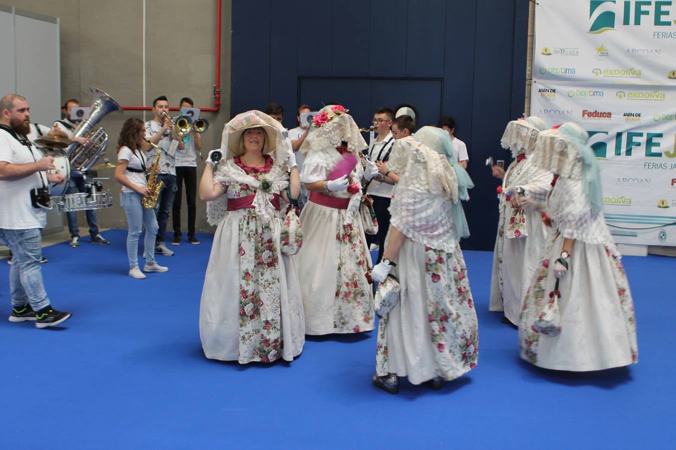 Leyendas, montaña rusa en 3D, teletransporte y mucho más en el segundo día de Tierra Adentro 