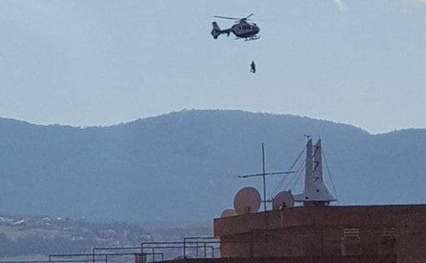 La Guardia Civil aclara por qué está volando estos días uno de sus helicópteros sobre Granada