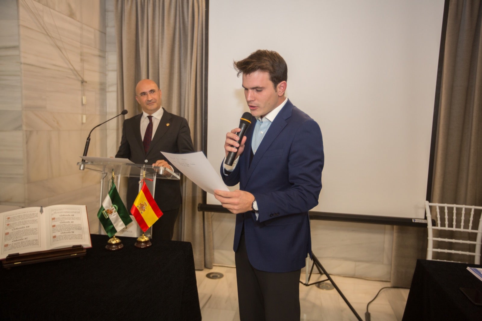 Fotos: Condecoración a los colegiados del Colegio de Agentes de la Propiedad