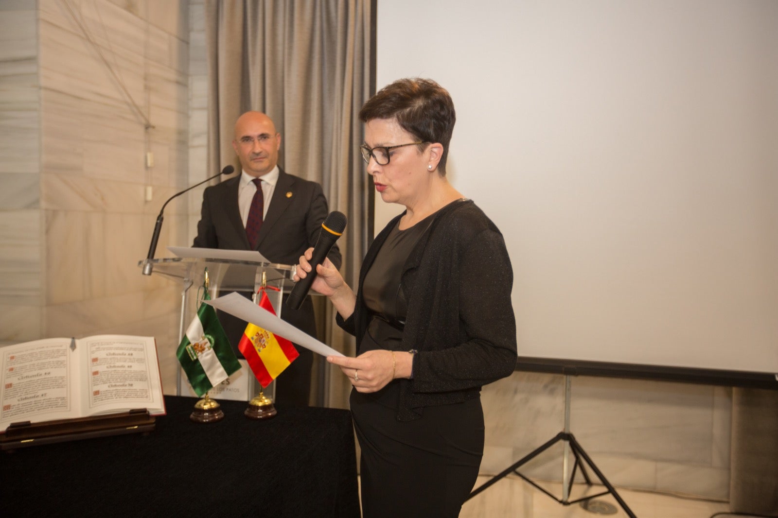 Fotos: Condecoración a los colegiados del Colegio de Agentes de la Propiedad
