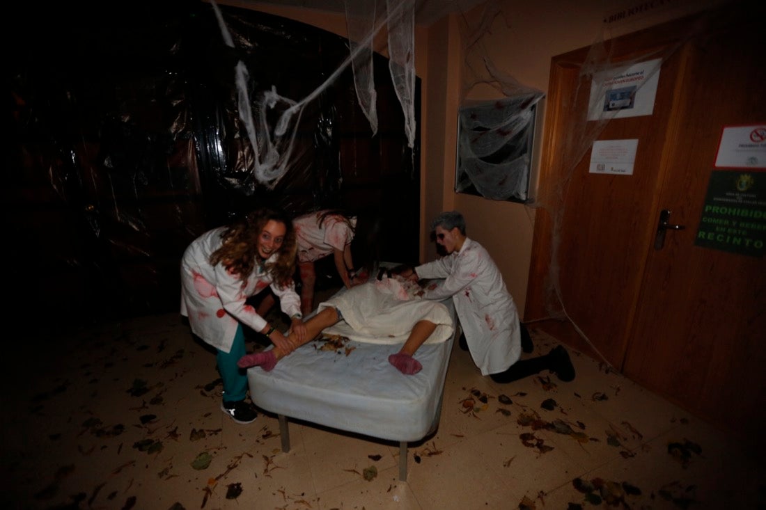 Decenas de vecinos participaron en un pasaje del terror de lo más espeluznante