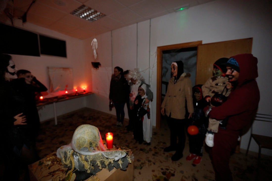 Decenas de vecinos participaron en un pasaje del terror de lo más espeluznante