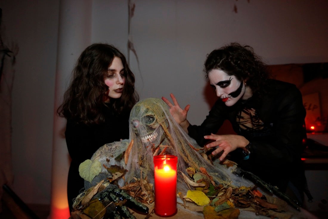 Decenas de vecinos participaron en un pasaje del terror de lo más espeluznante