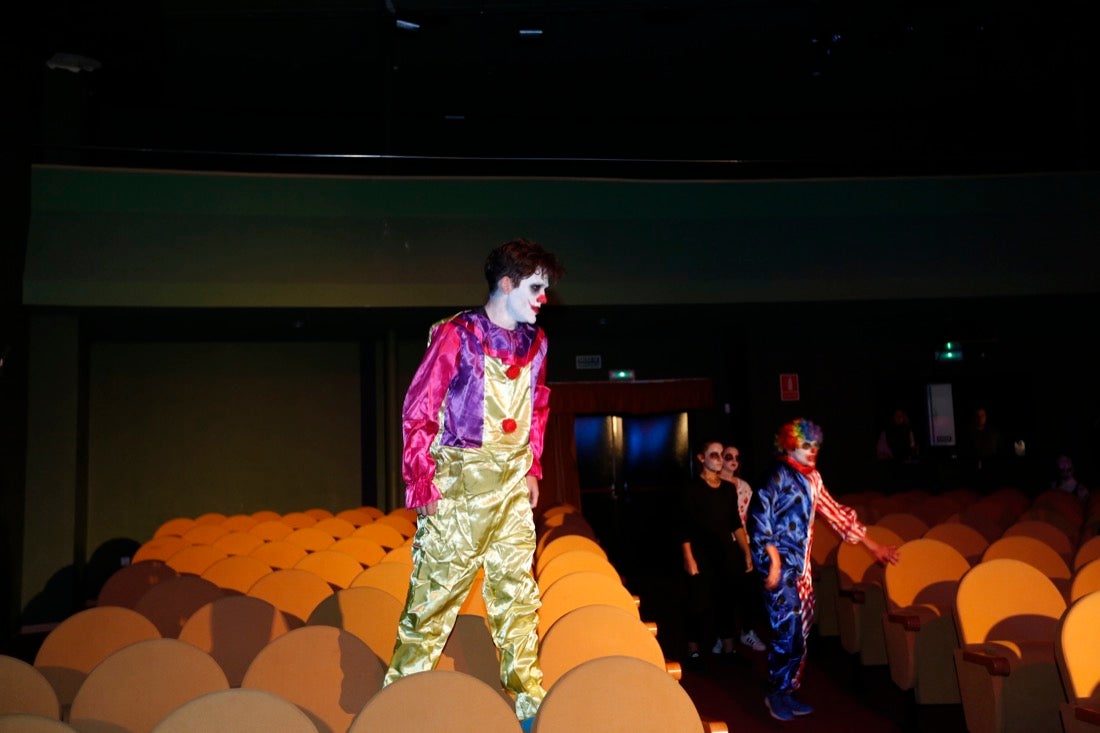 Decenas de vecinos participaron en un pasaje del terror de lo más espeluznante