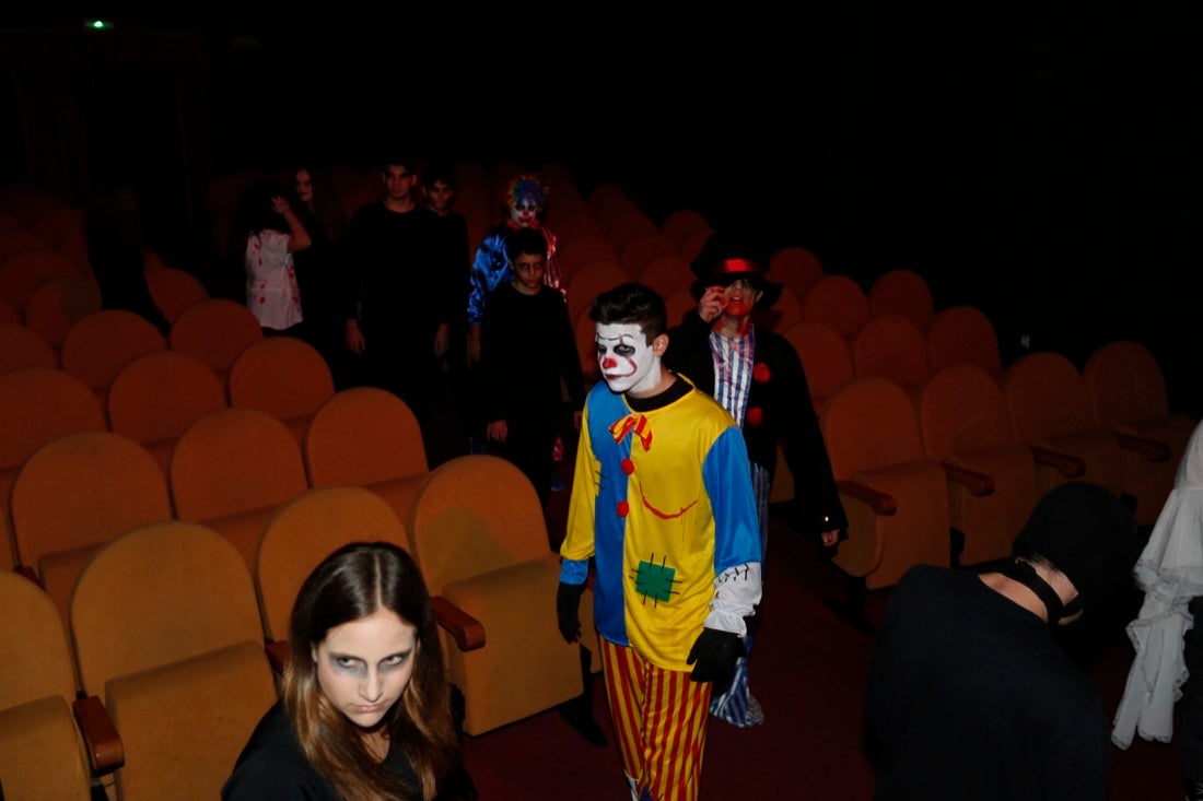 Decenas de vecinos participaron en un pasaje del terror de lo más espeluznante