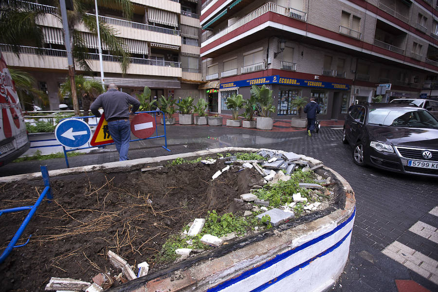 En apenas dos meses, «para Navidad» según la alcaldesa Trinidad Herrera, el paseo marítimo del Altillo, un lugar emblemático para Almuñécar, estrenará nueva imagen