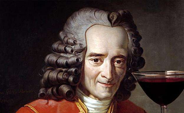 Retrato de Voltaire (Jacques Augustin Catherine Pajou, 1811). 