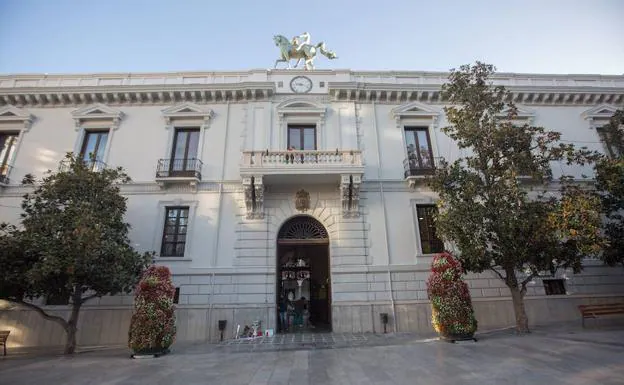 Fachada del Ayuntamiento de Granada.